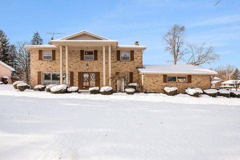 Photo of 1384 Wagon Wheel Lane, Grand Blanc Charter Township, MI 48439 (MLS # 5050196101)