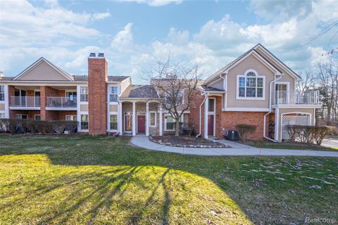 56075 Chesapeake Circle 242 Shelby Charter Township MI 48316