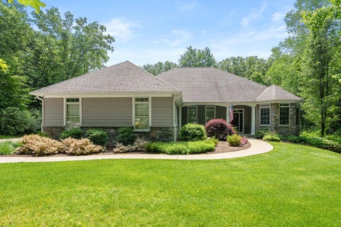 Photo of 9157 Highland View Drive, Oshtemo Charter Township, MI 49009 (MLS # 66026049205)