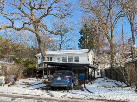 Photo of 3302 N Blackstone Avenue, Colon Village, MI 49040 (MLS # 68025061823)