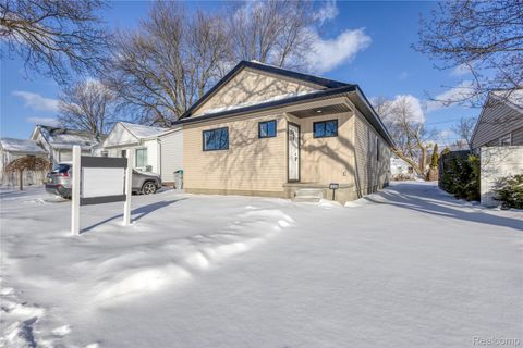 1535 E Meyers Avenue Hazel Park City MI 48030