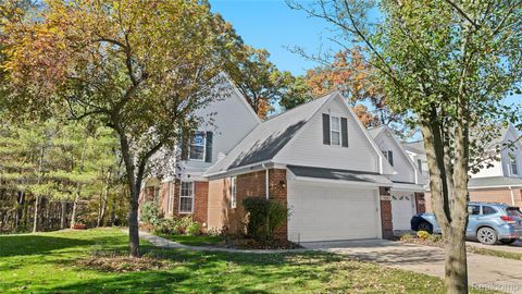 682 Chestnut Drive Wixom City MI 48393