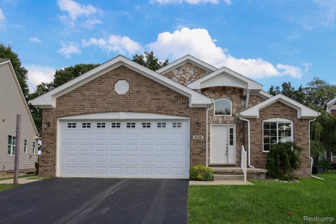 Photo of 7436 Village Court, Springfield Charter Township, MI 48350 (MLS # 20261072550)