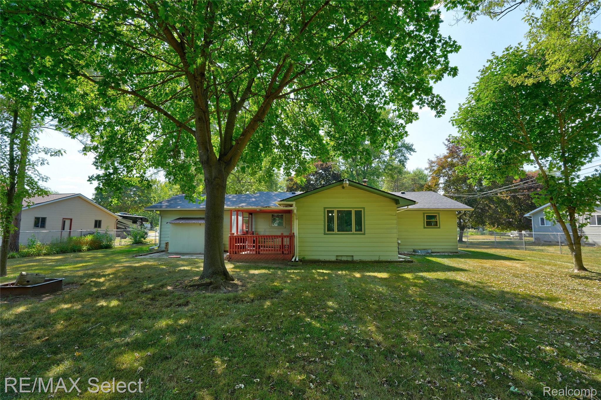 7439 Ironwood Drive