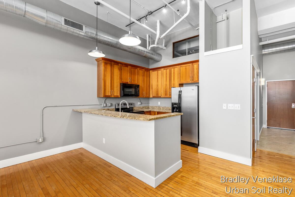 600 Broadway Avenue NW Suite 235