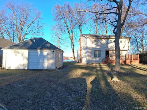 12915 Lake Point Pass Van Buren Charter Township MI 48111