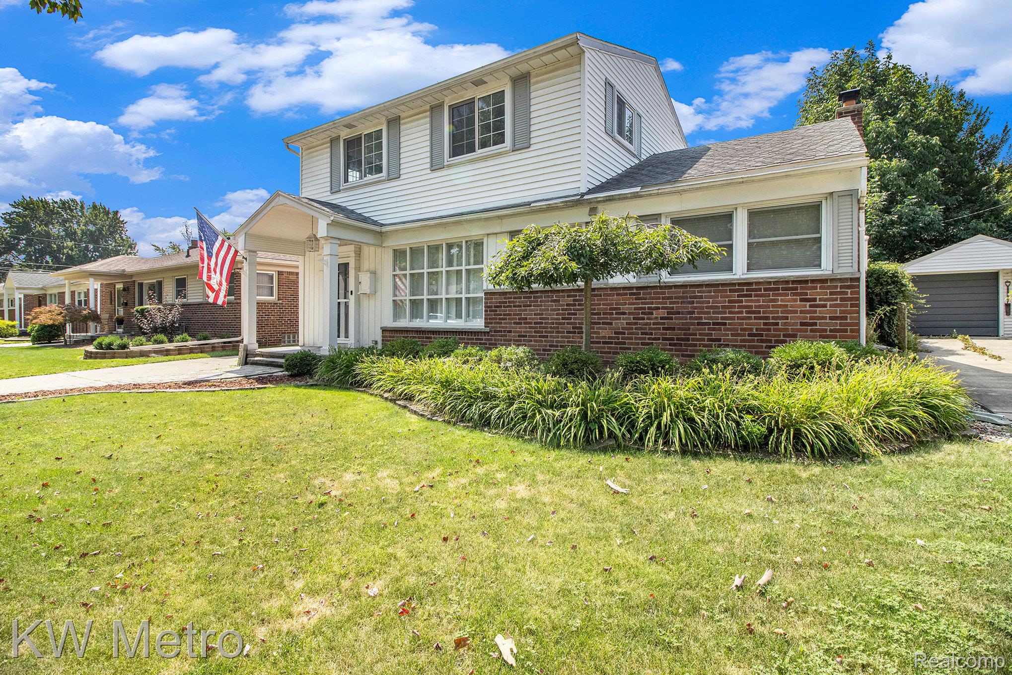 22948 Lingemann Street