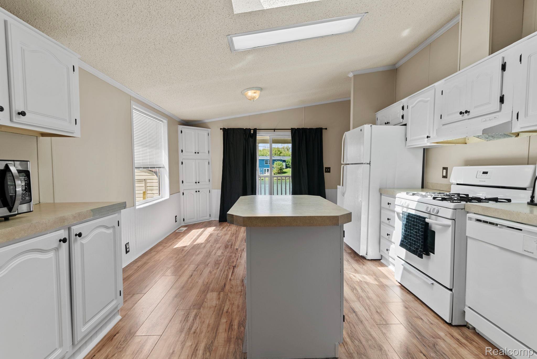 351 North Squirrel Rd 38