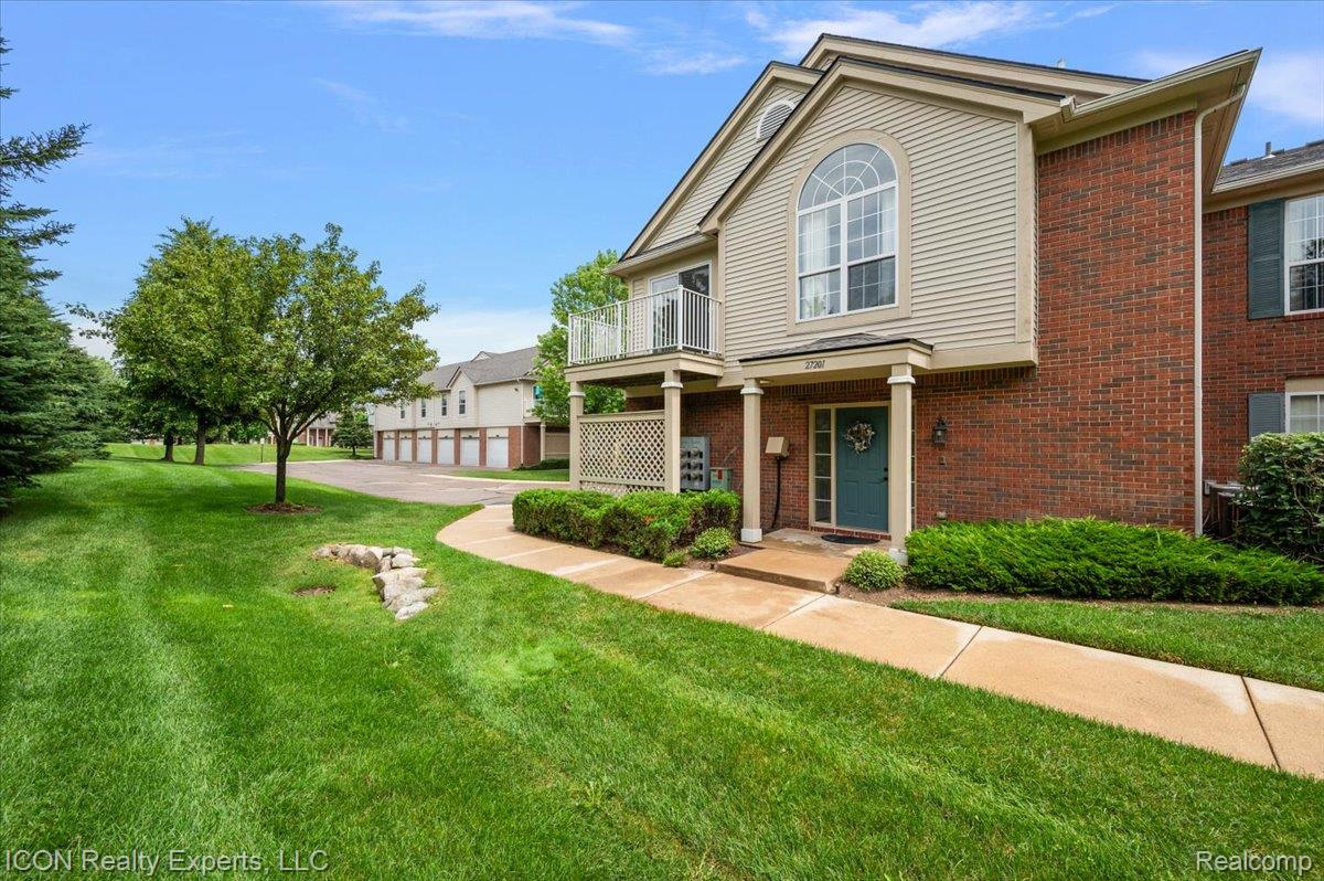 27201 Chesapeake Circle