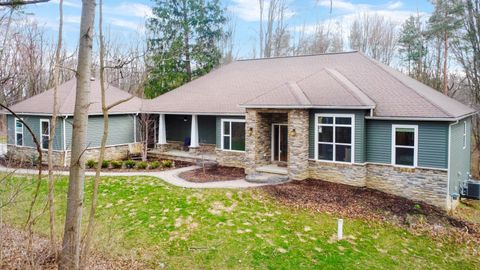 3841 MIDDLE Road Highland Charter Township MI 48357
