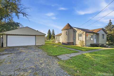 1374 Kenneth Street Burton City MI 48529