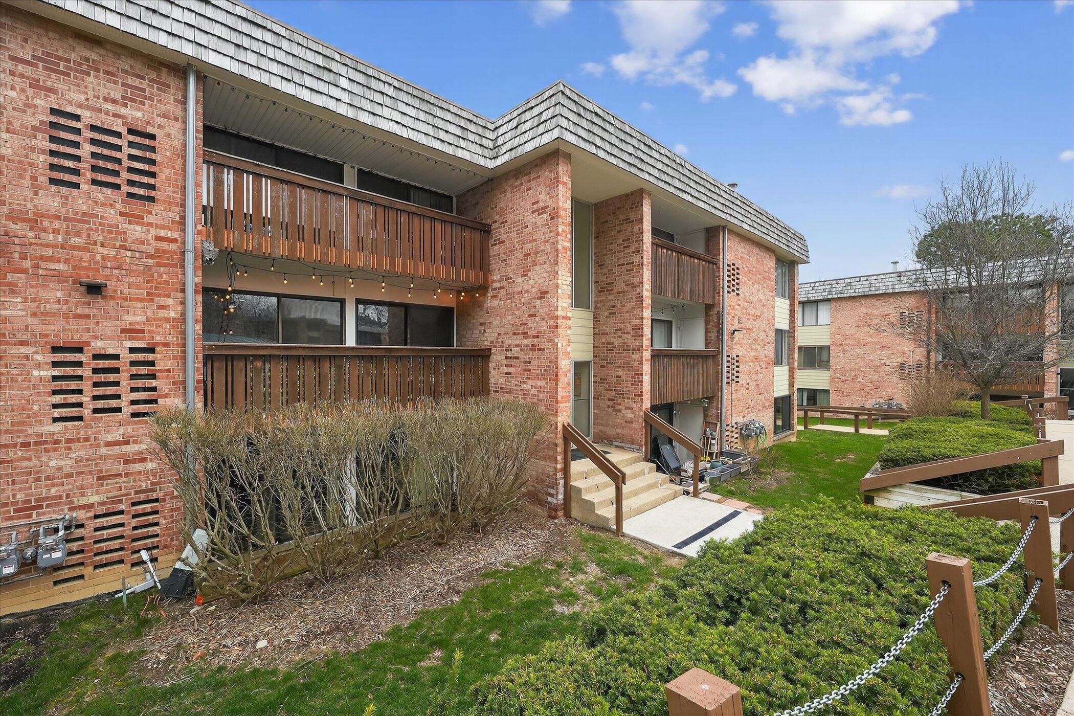 2140 Pauline Boulevard 206