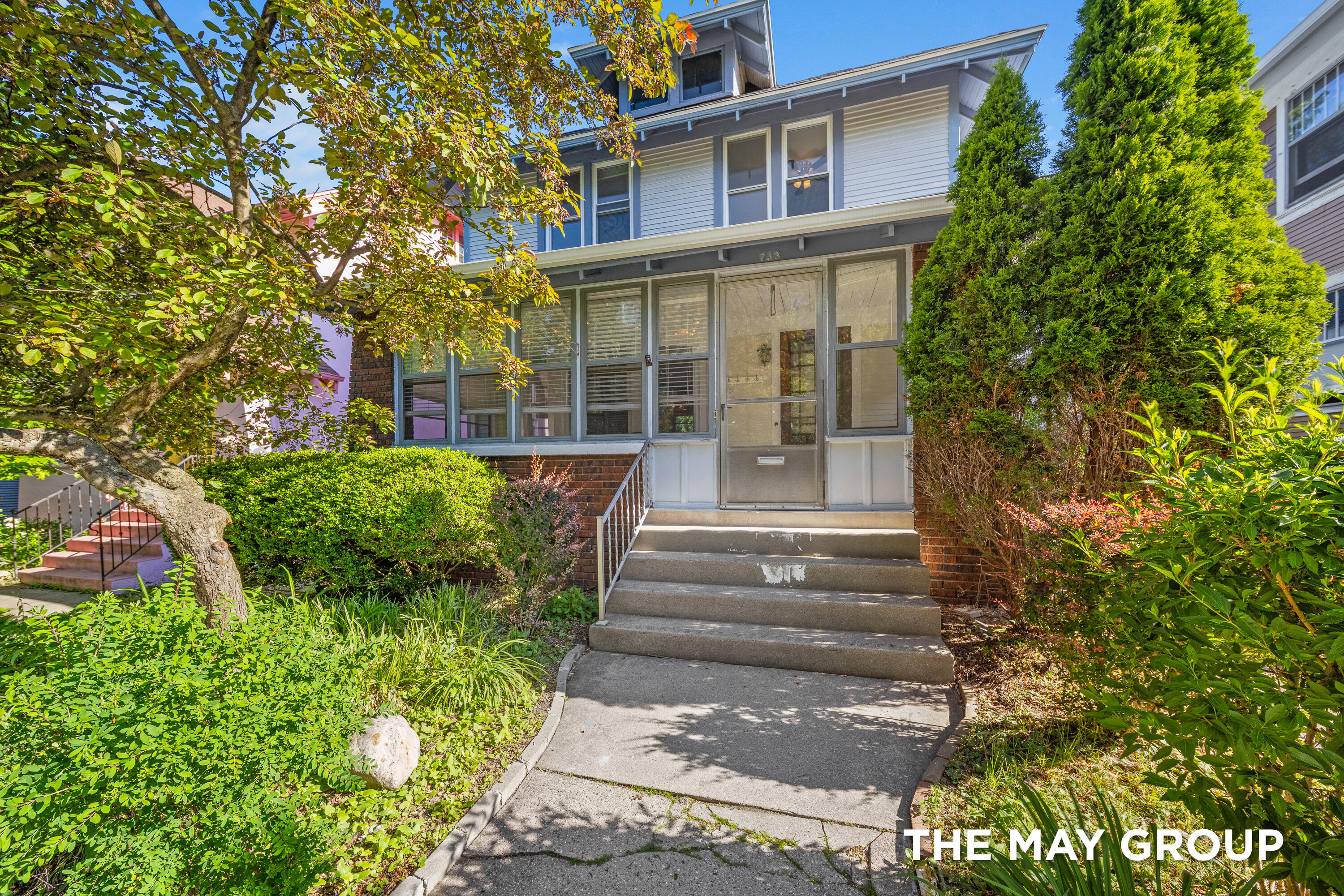 733 Lockwood Street NE