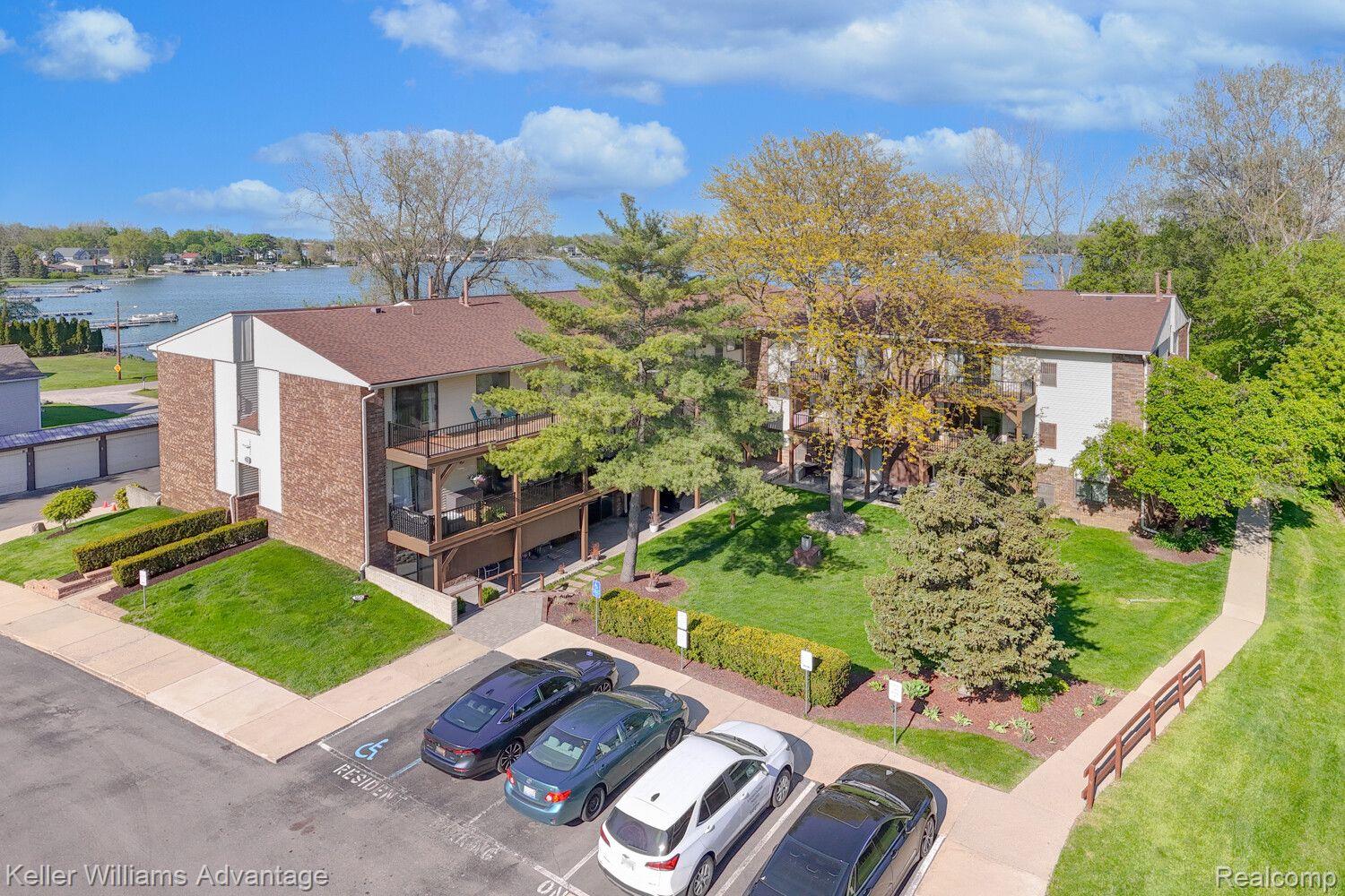 895 S PONTIAC Trail C206