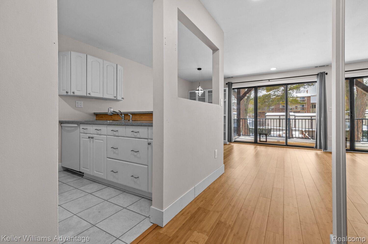 895 S PONTIAC Trail C206