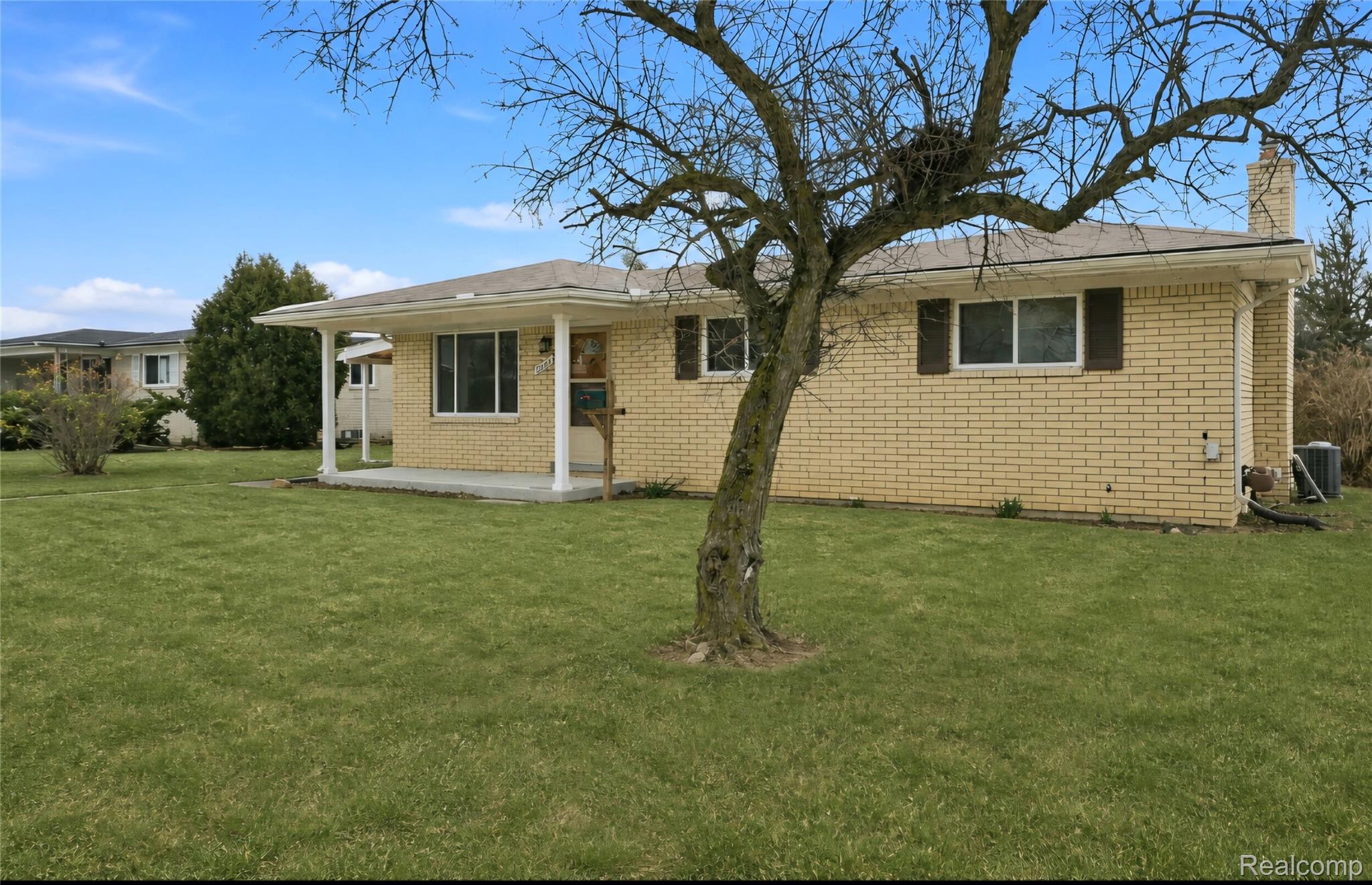 2938 Fox Hill Drive