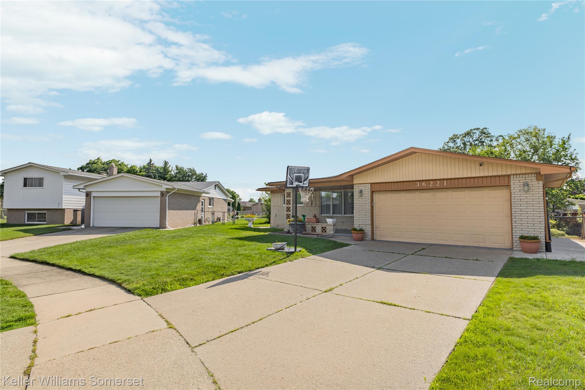 36221 Pickwick Court