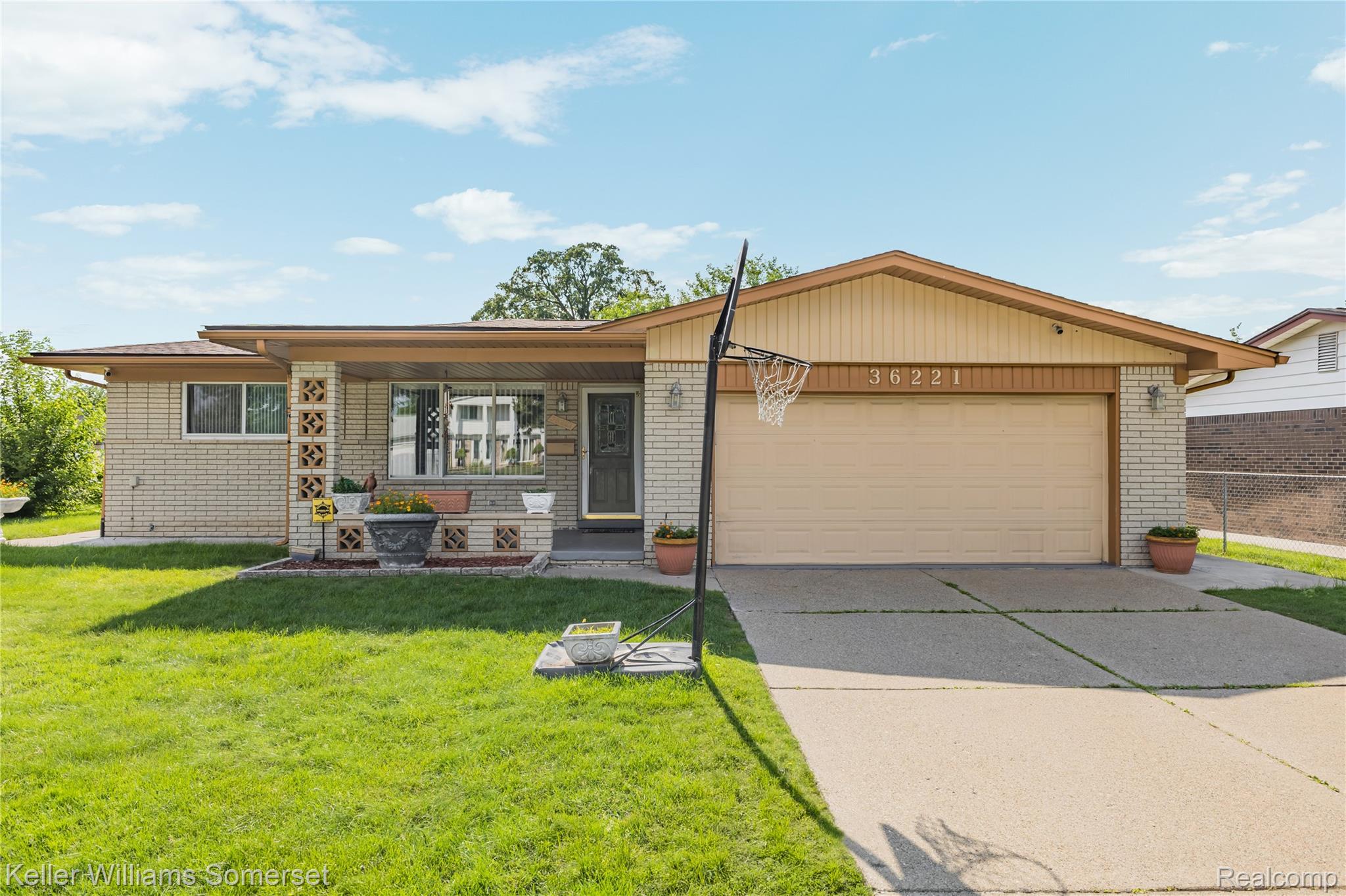 36221 Pickwick Court
