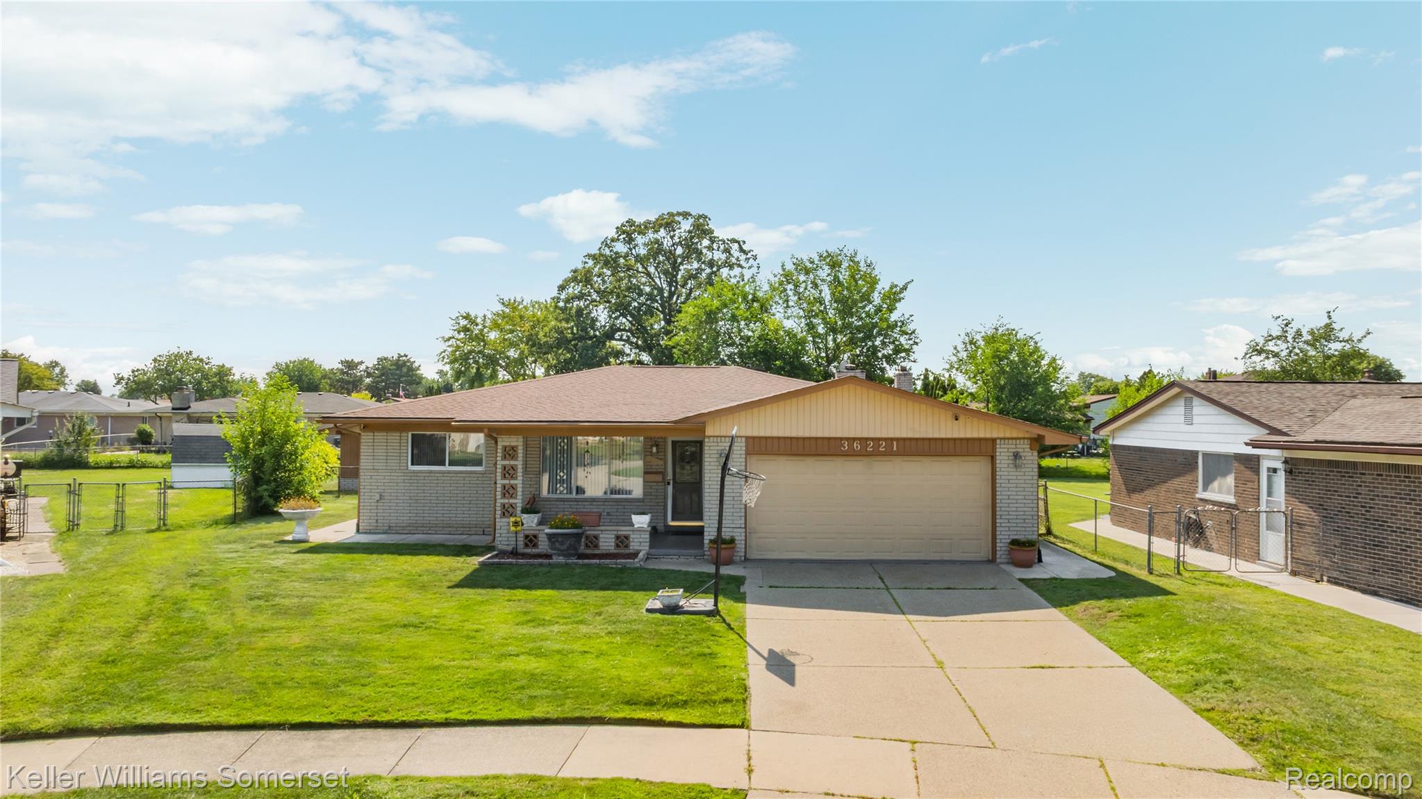 36221 Pickwick Court