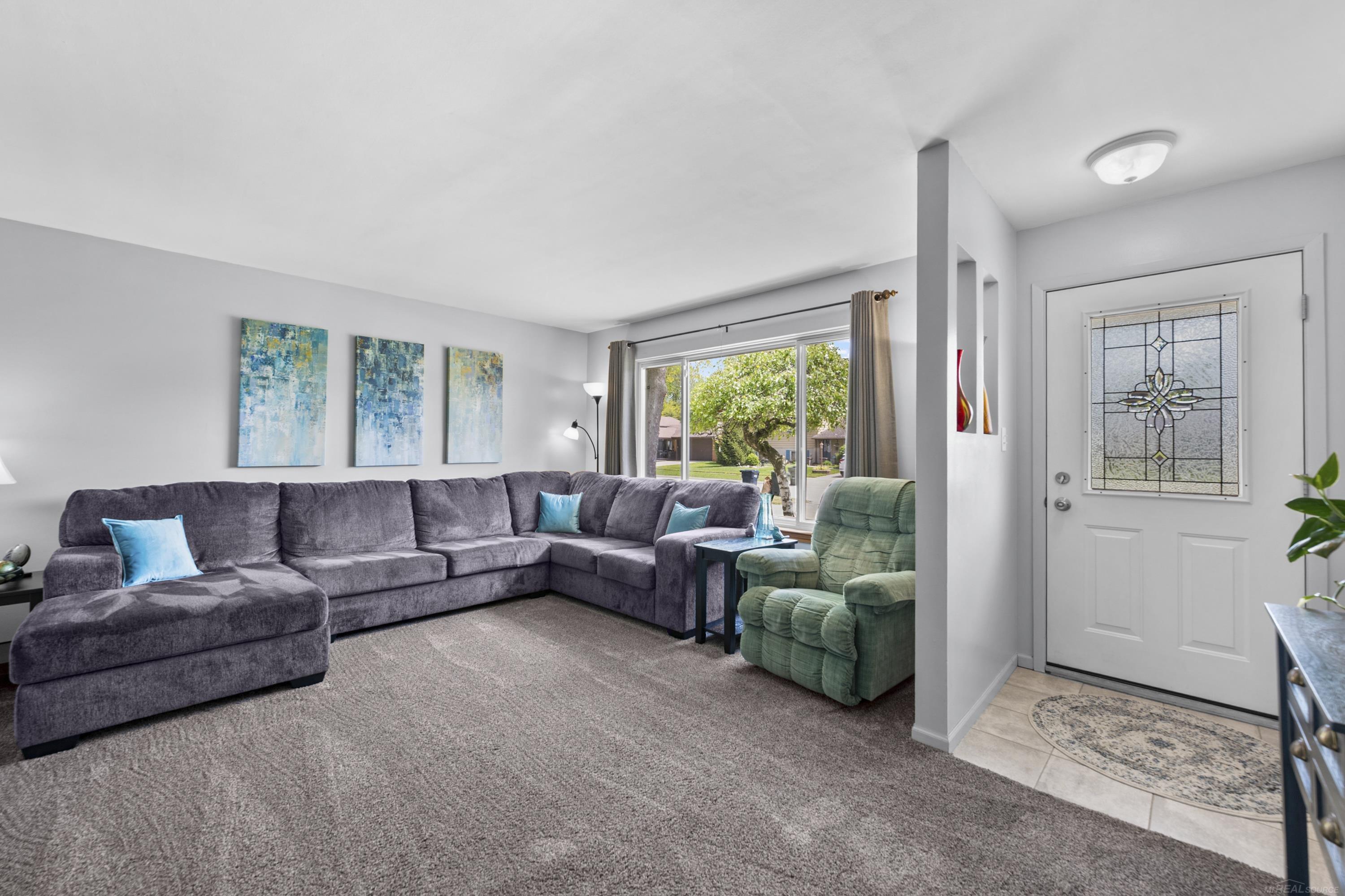 8607 Leslie Drive