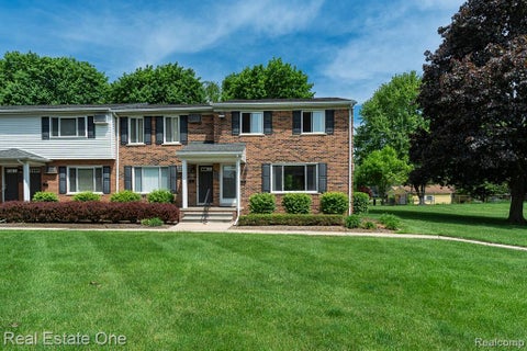 Photo of 1147 Tienken Court, Rochester Hills City, MI 48306 (MLS # 20261039115)