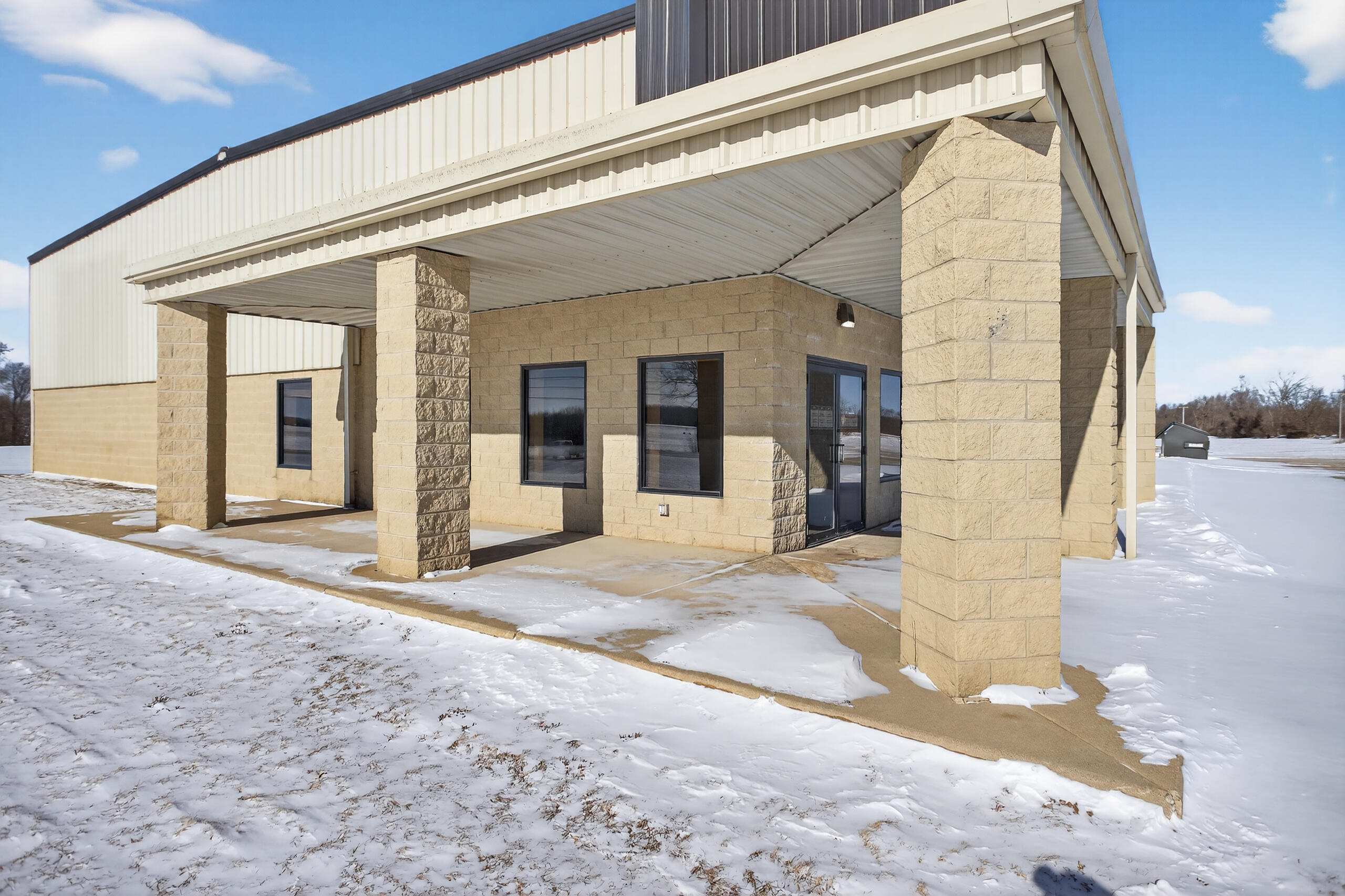 8080 Matthews Highway