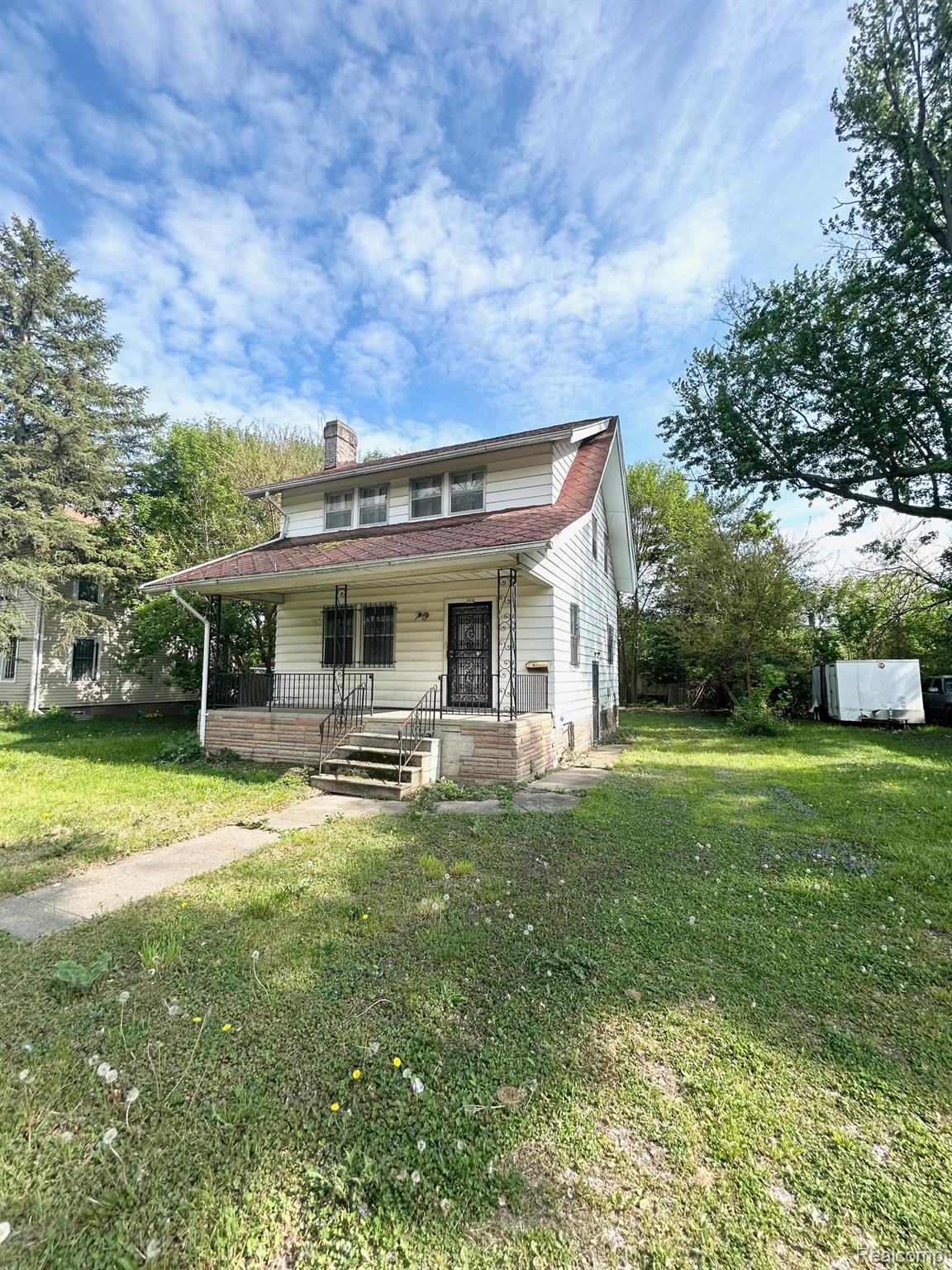 523 Grace Street