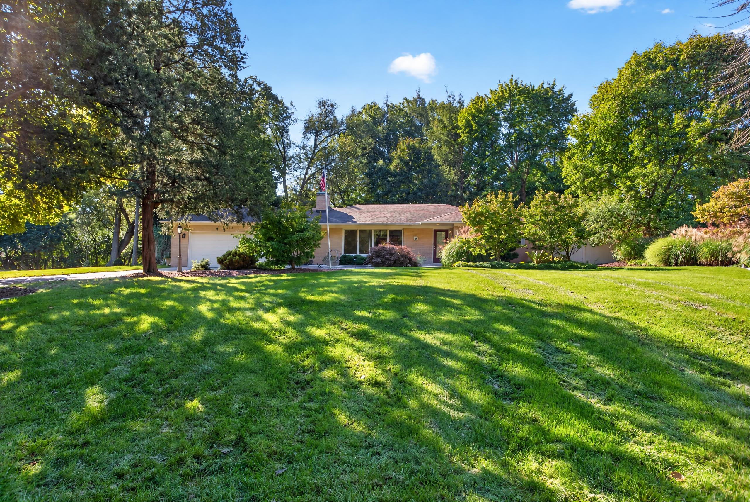 1325 Austscot Drive