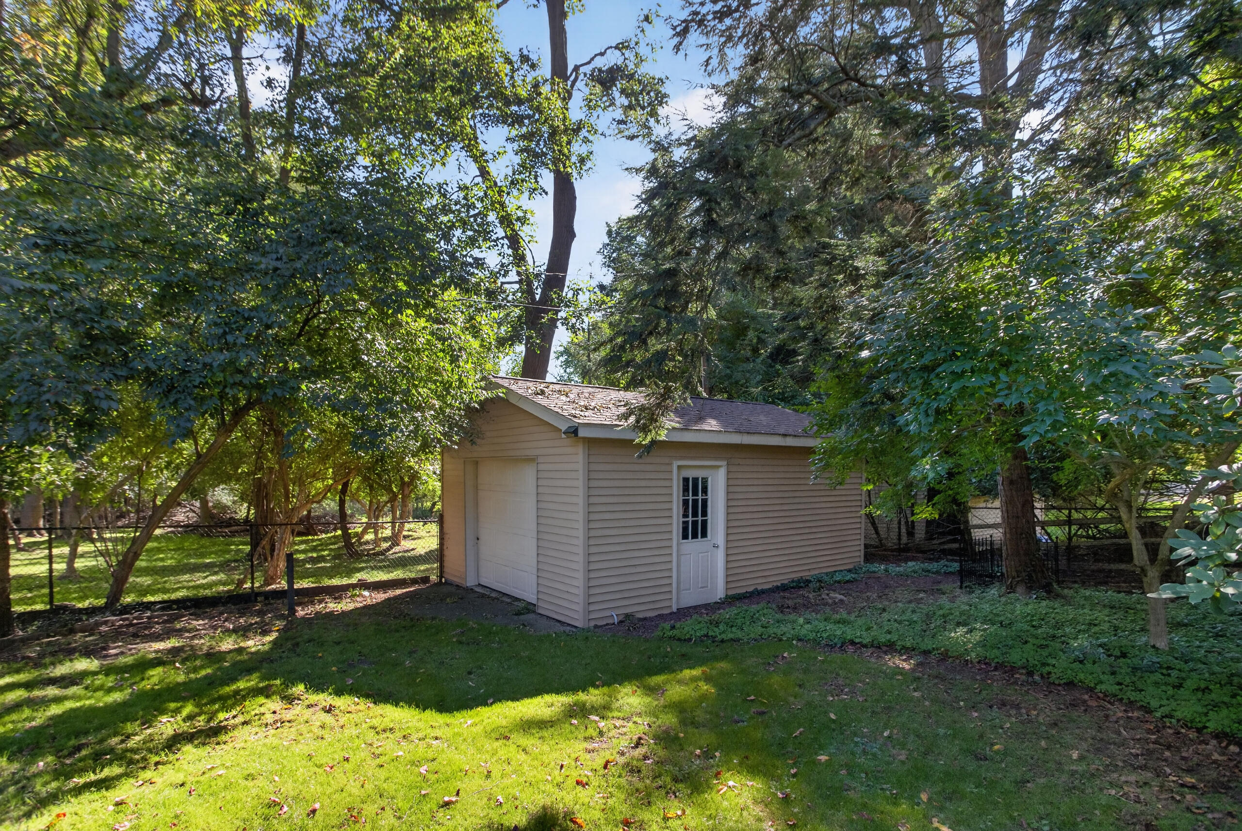 1325 Austscot Drive