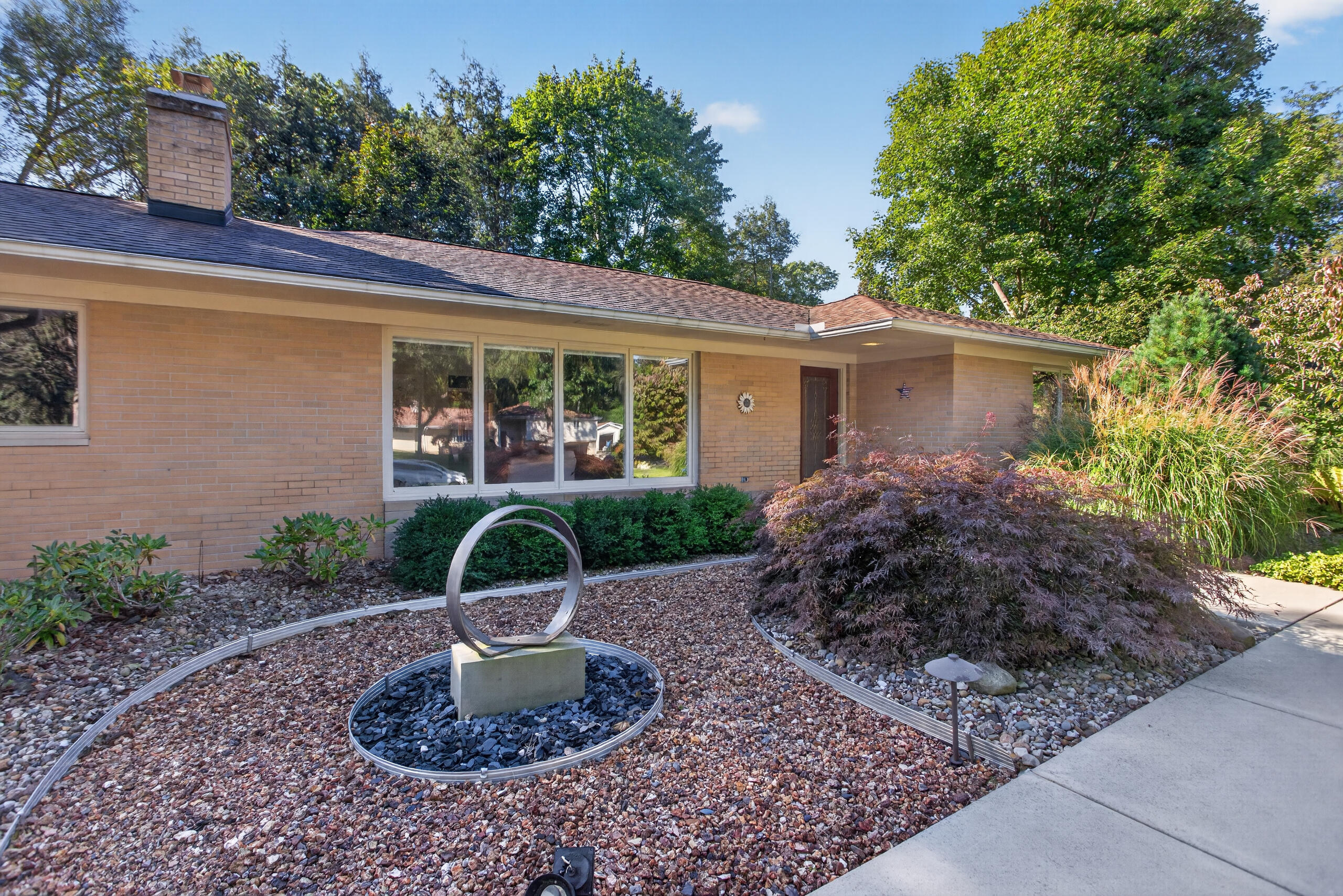 1325 Austscot Drive