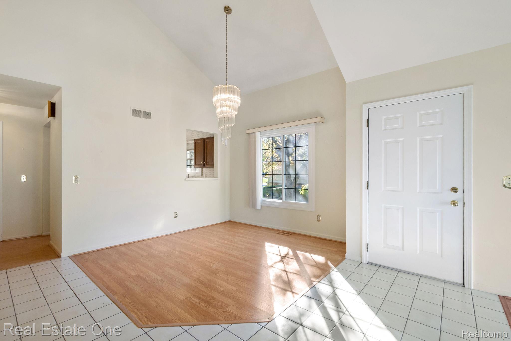 2588 Maple Forest Court