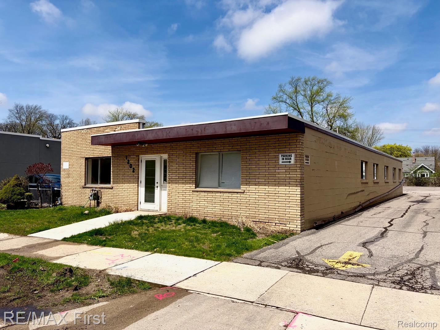 1202 Catalpa Drive