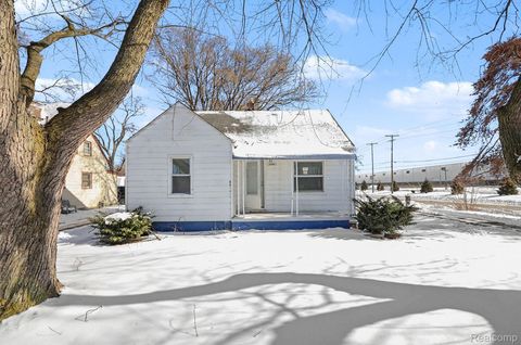 23346 Hoover Road Warren City MI 48089