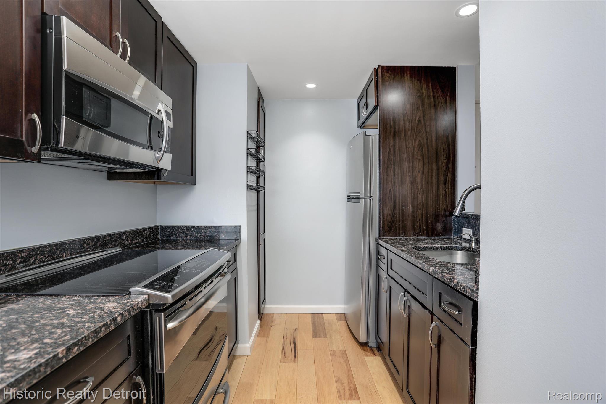 1300 E LAFAYETTE Street 1604