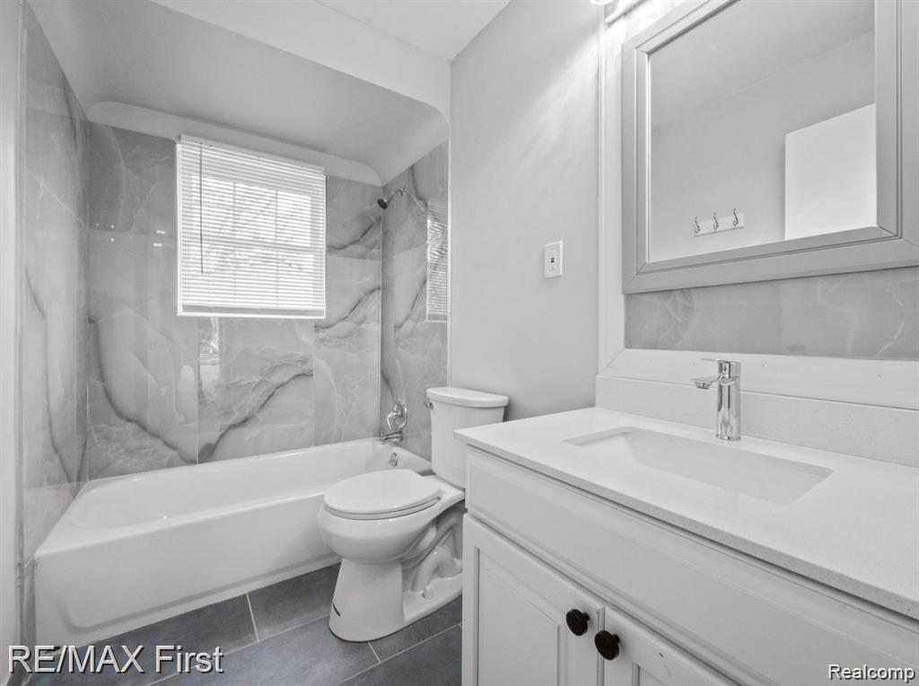 87 E PLEASANT Street