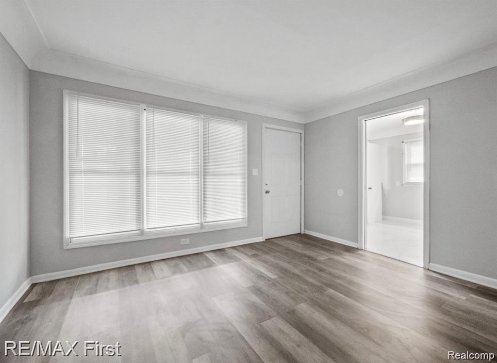 87 E PLEASANT Street