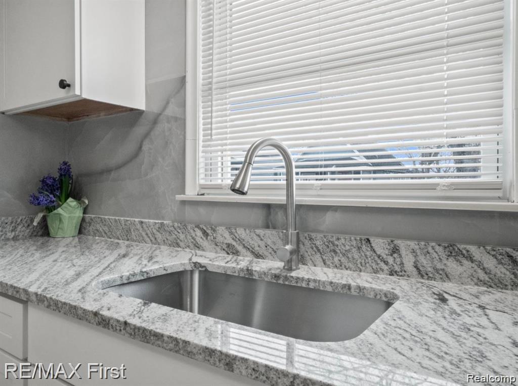 87 E PLEASANT Street