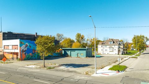 14241 E JEFFERSON Avenue Detroit City MI 48215