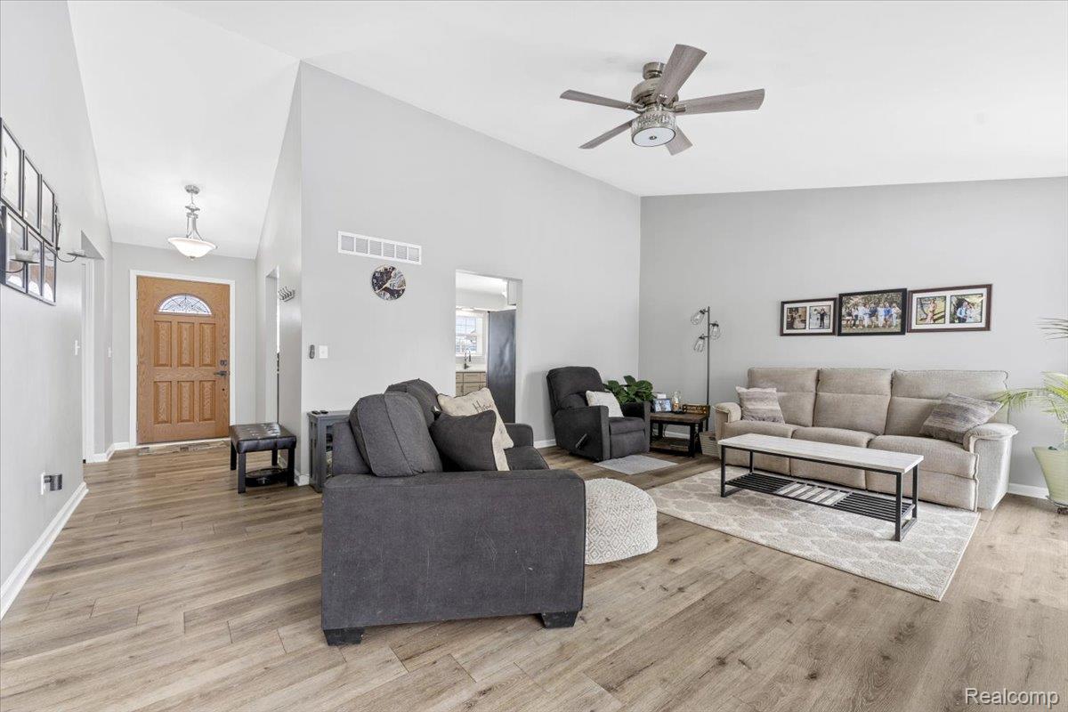 21526 E Chipmunk Trail