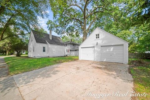 32 Holly Street SW Wyoming City MI 49548