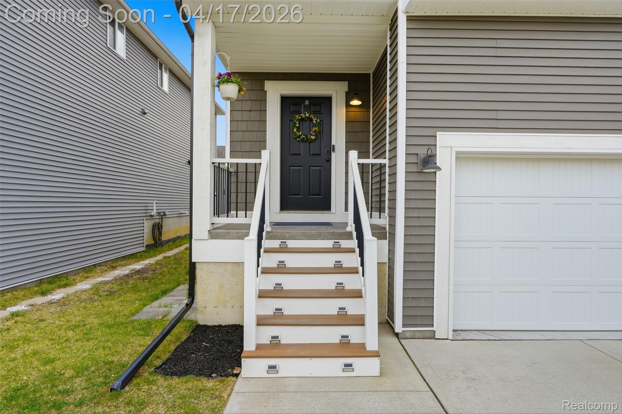 15918 Camperdown Avenue