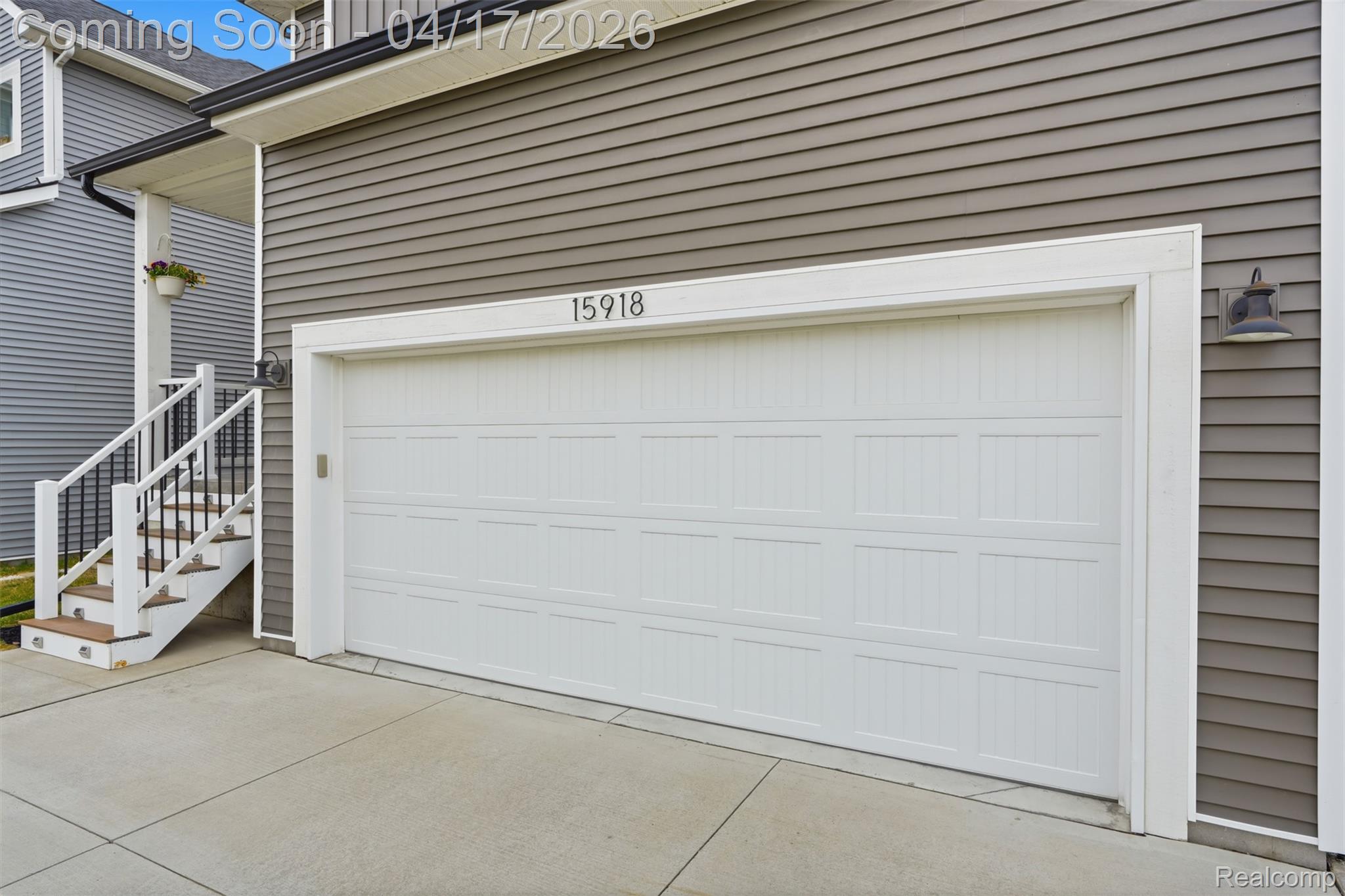 15918 Camperdown Avenue