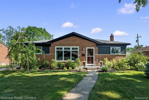 Photo of 16996 Elizabeth Street, Beverly Hills Village, MI 48025 (MLS # 20261052363)