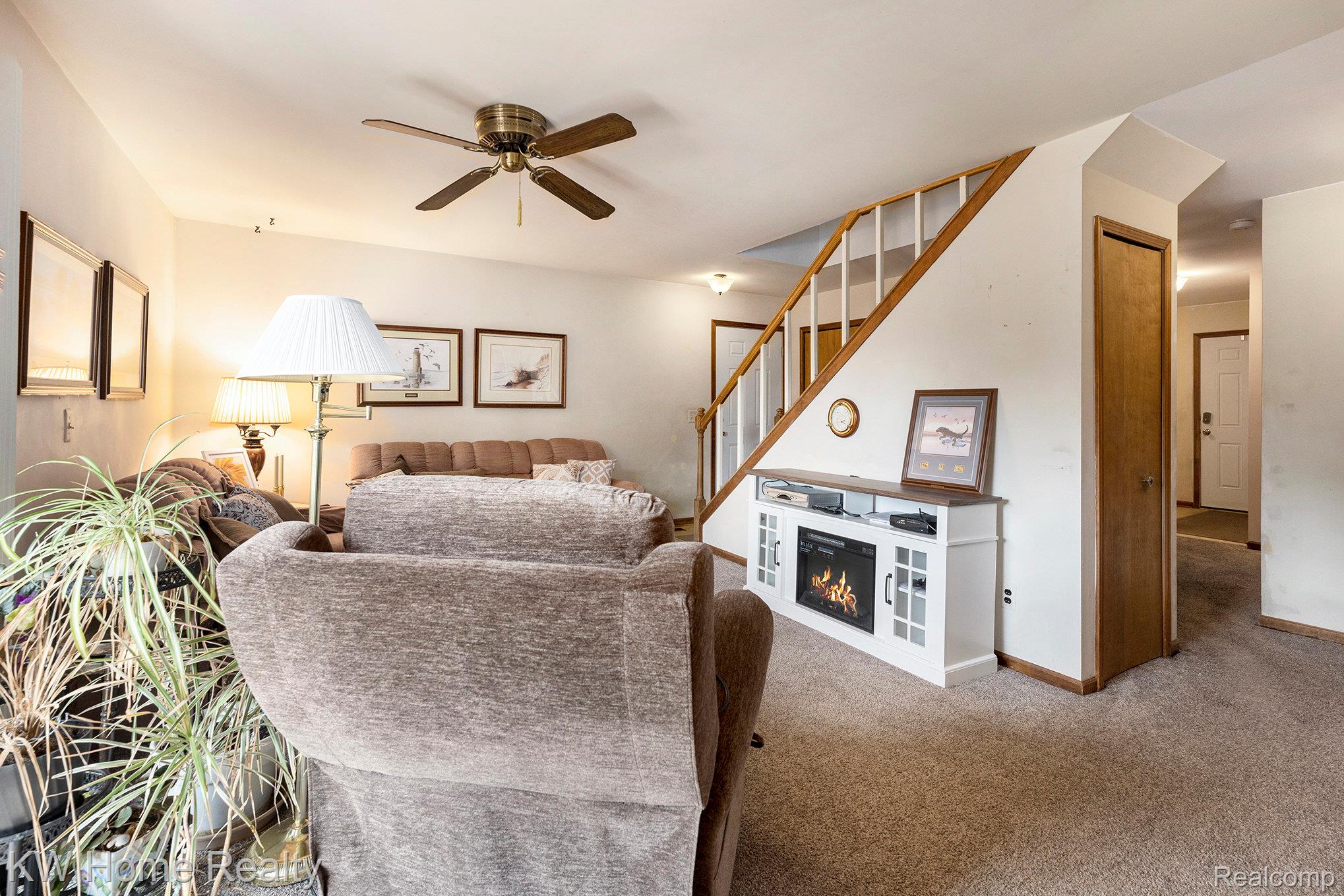 37881 Sunnybrook Street