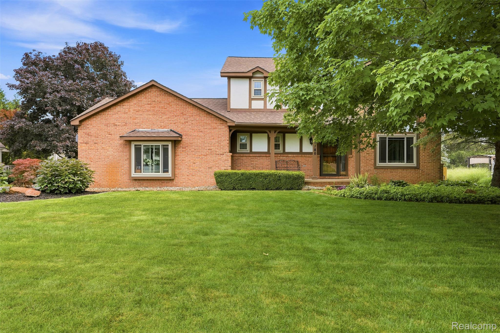 10780 Oxbow Lakeshore Drive