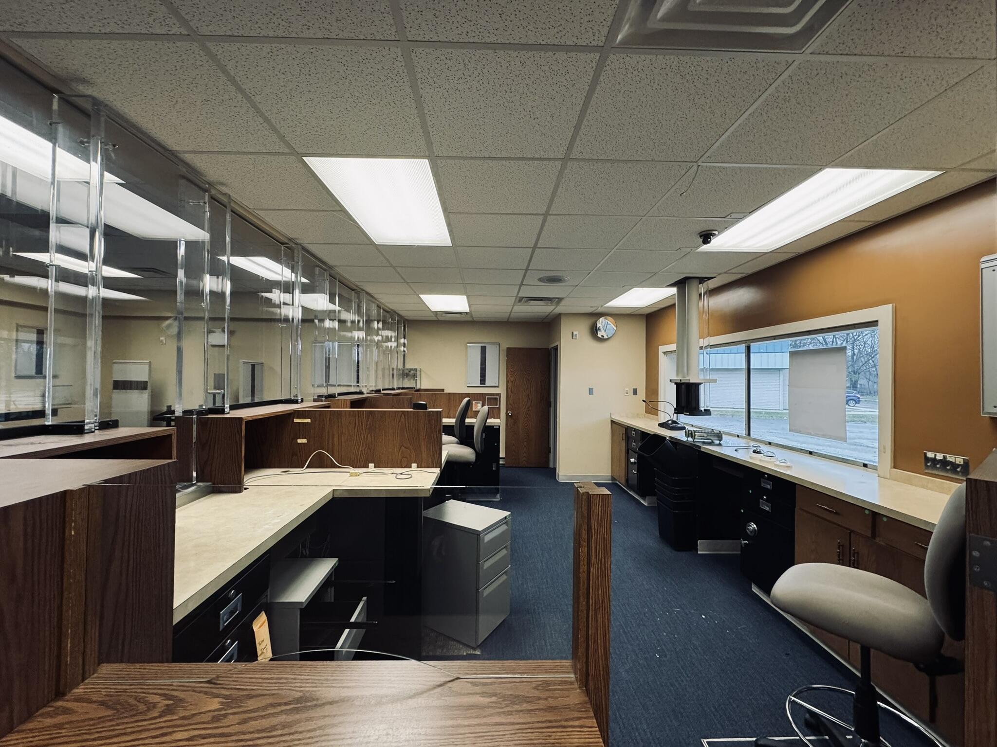 5101 N Grand River Avenue