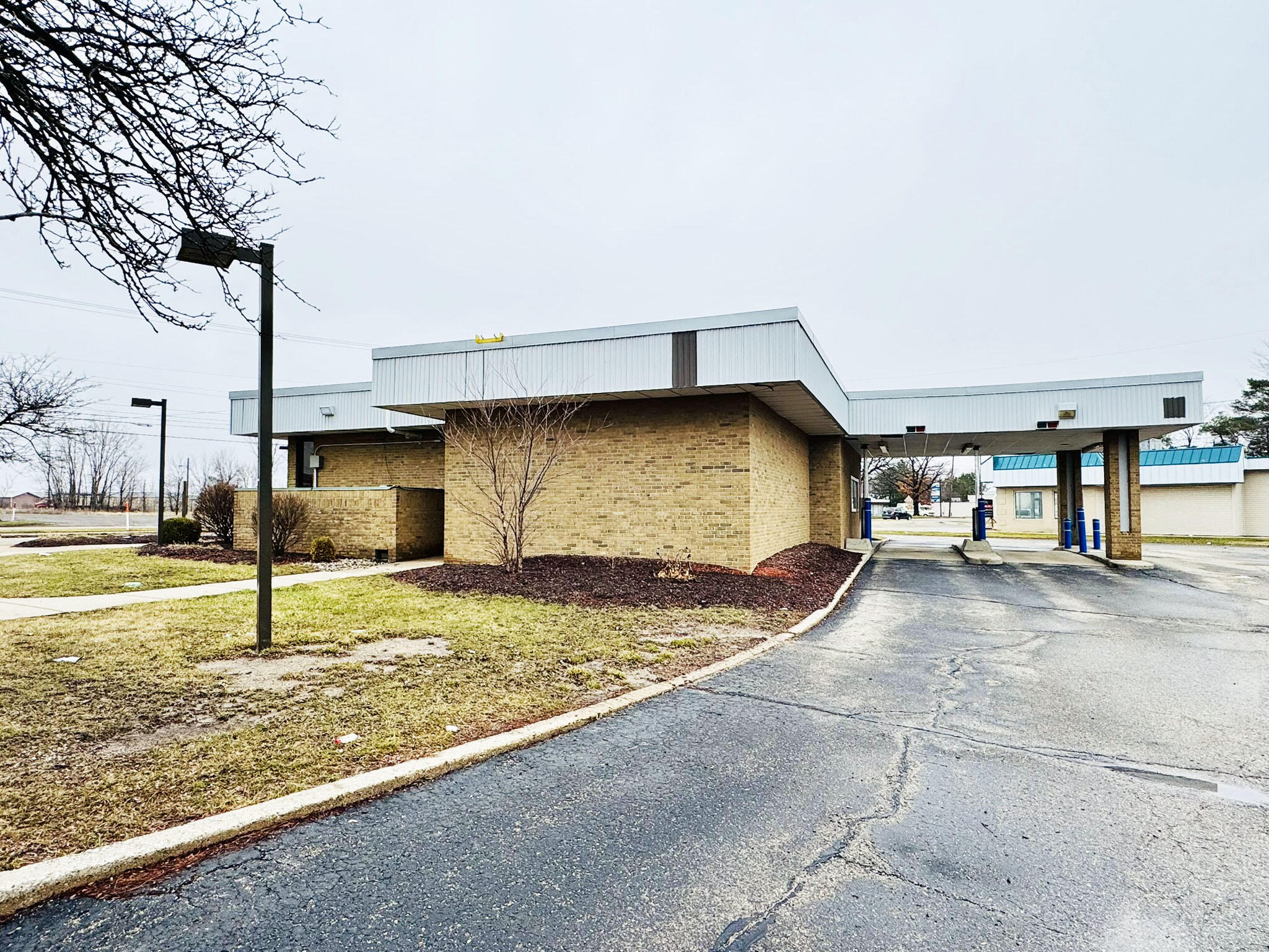 5101 N Grand River Avenue