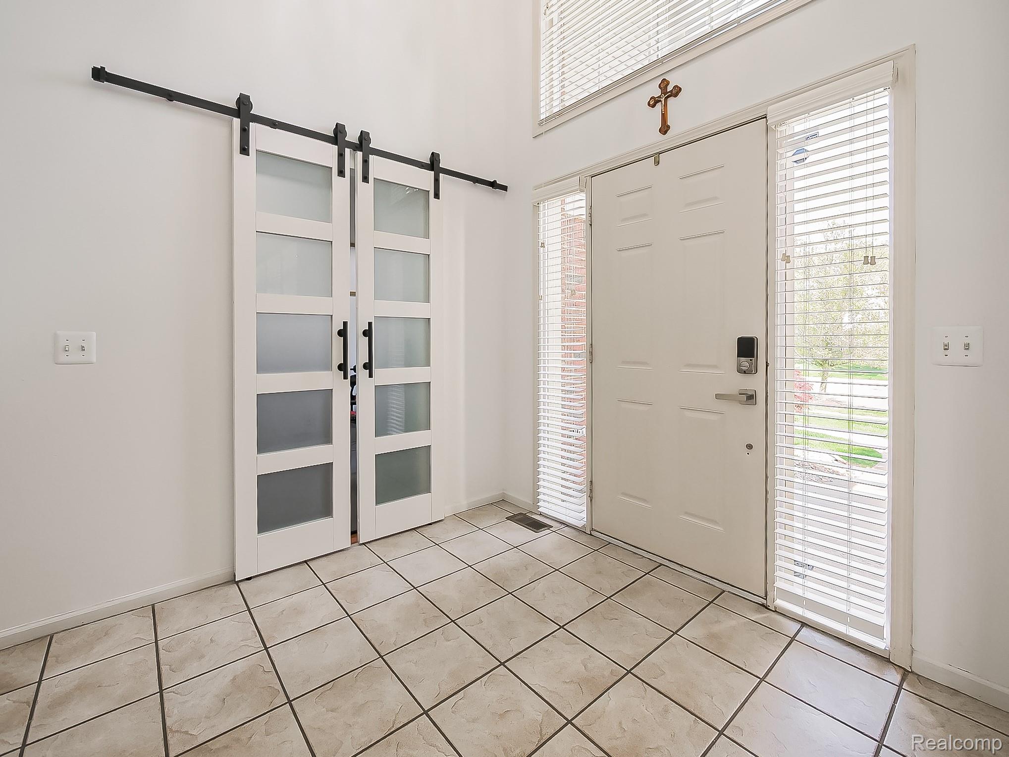 5221 Sandlewood Drive