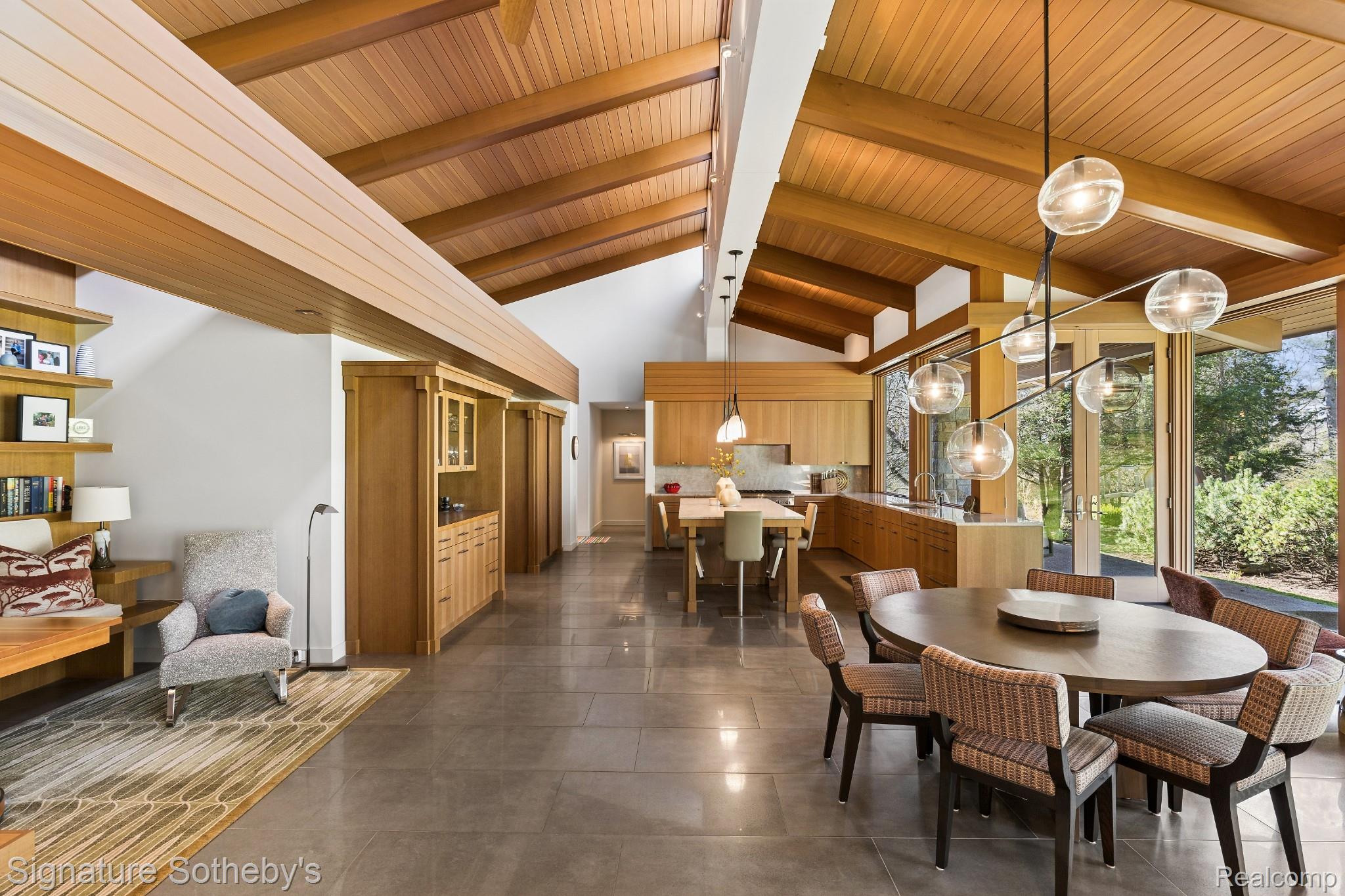 5051 Beach Road