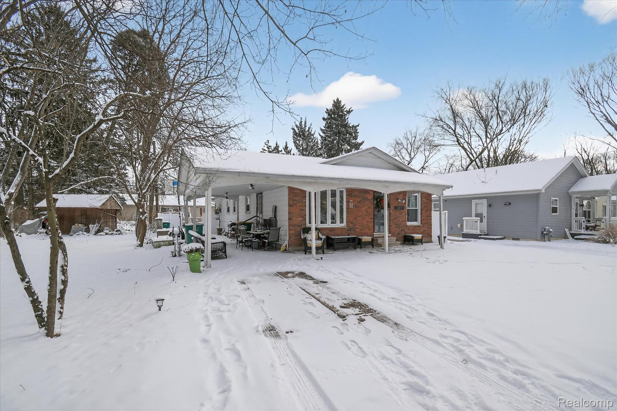 247 S Wallace Boulevard